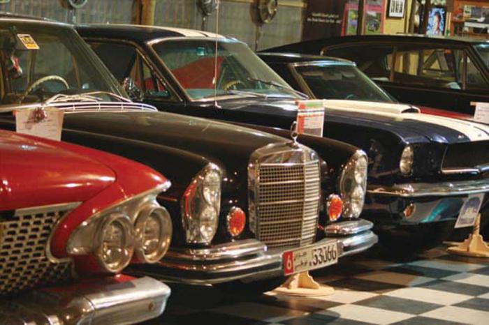복고풍 자동차 박물관