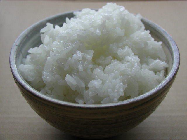 쌀의 해롭고 유익한 것은 무엇입니까?