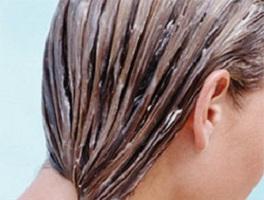 머리카락을위한 젤라틴 : trichologists의 리뷰. 젤라틴으로 효과적인 모발 복원 (요리법)
