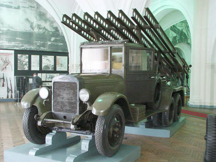 상트 페테르부르크에있는 포병 박물관 - 네바에있는 도시와 같은 나이