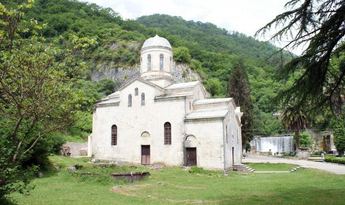 Abkhazia, Pitsunda에서 휴식 : 리뷰 및 사진