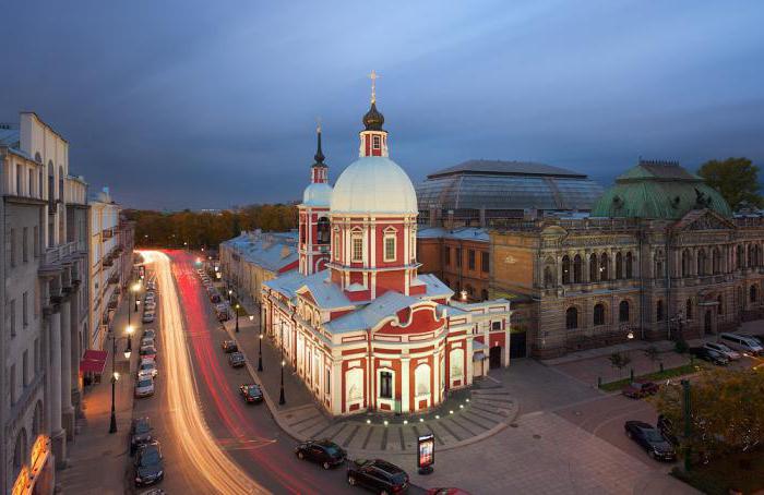 Panteleimonovskaya 교회, 상트 페 테르 부르크 : 설명 및 사진