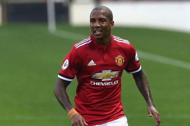 Ashley Young : 영국 축구 선수의 경력