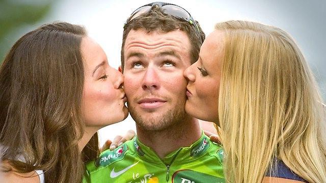 마크 캐번 디시 (Mark Cavendish)는 아일 오브 맨 (Man of Isle of Man)의 단거리 선수입니다.