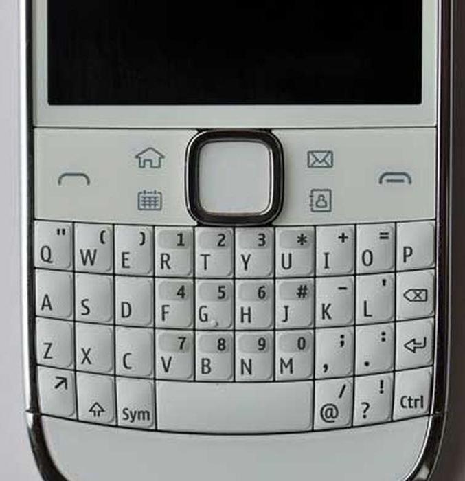 Nokia E6 : 사양, 리뷰 및 리뷰